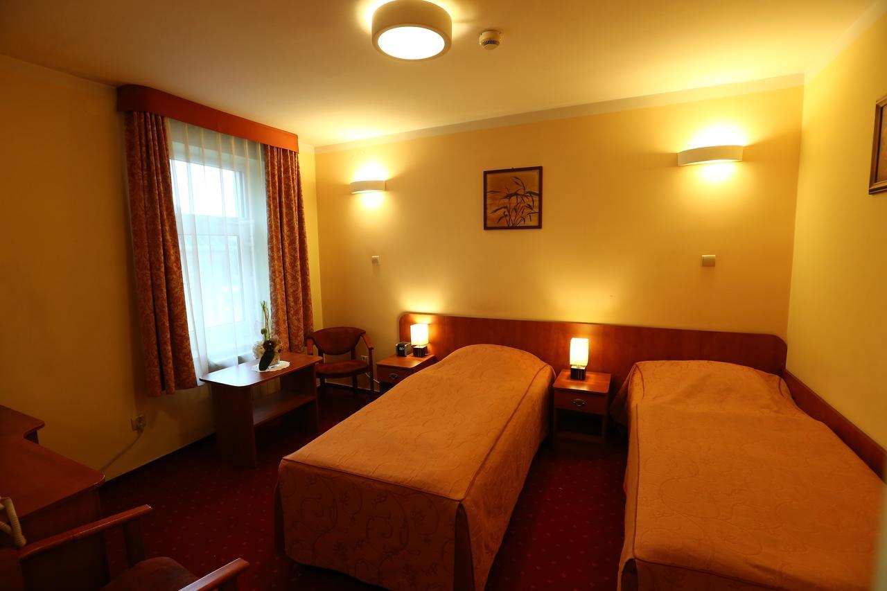 Hotel Korona Ciechanów Exterior foto